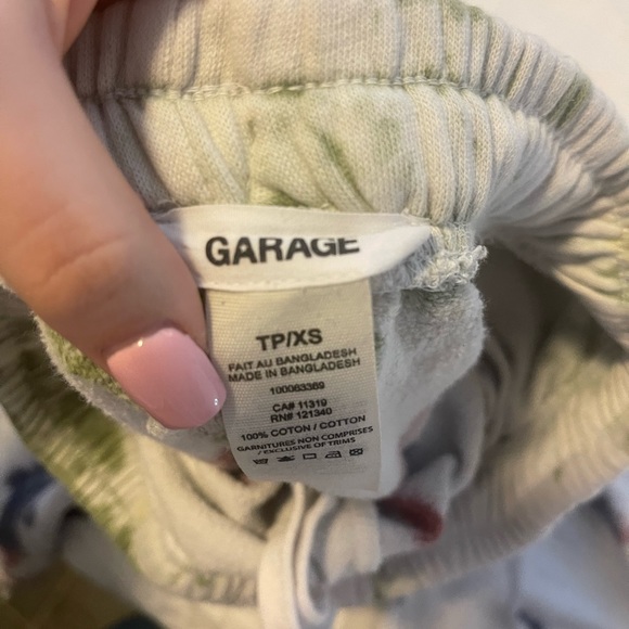 Garage tie dye sweats size xs 27$ - Picture 3 of 3